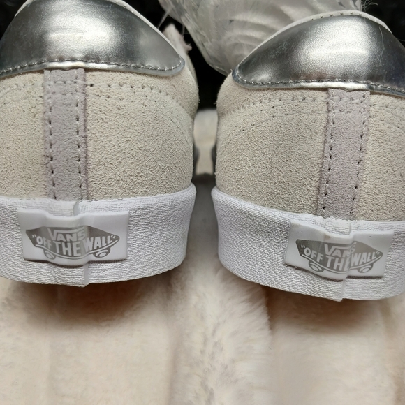 NEW Vans Off The Wall Suede Sneakers Silver Accent Women’s Size 7 NWOT - Picture 10 of 12